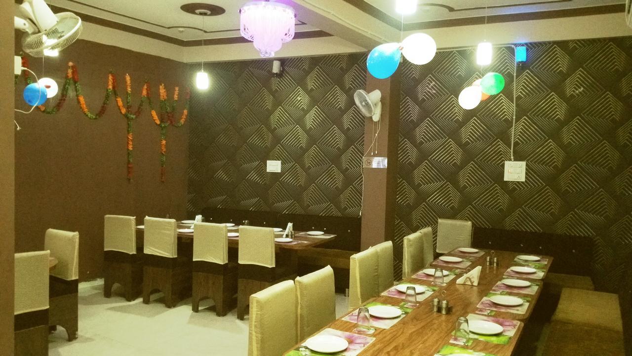 The Royal Hotel Chhatarpur Eksteriør bilde