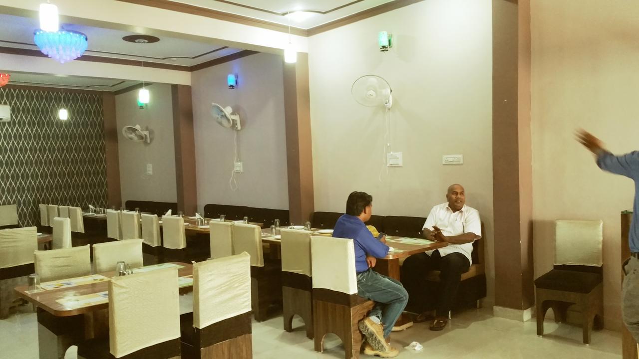 The Royal Hotel Chhatarpur Eksteriør bilde